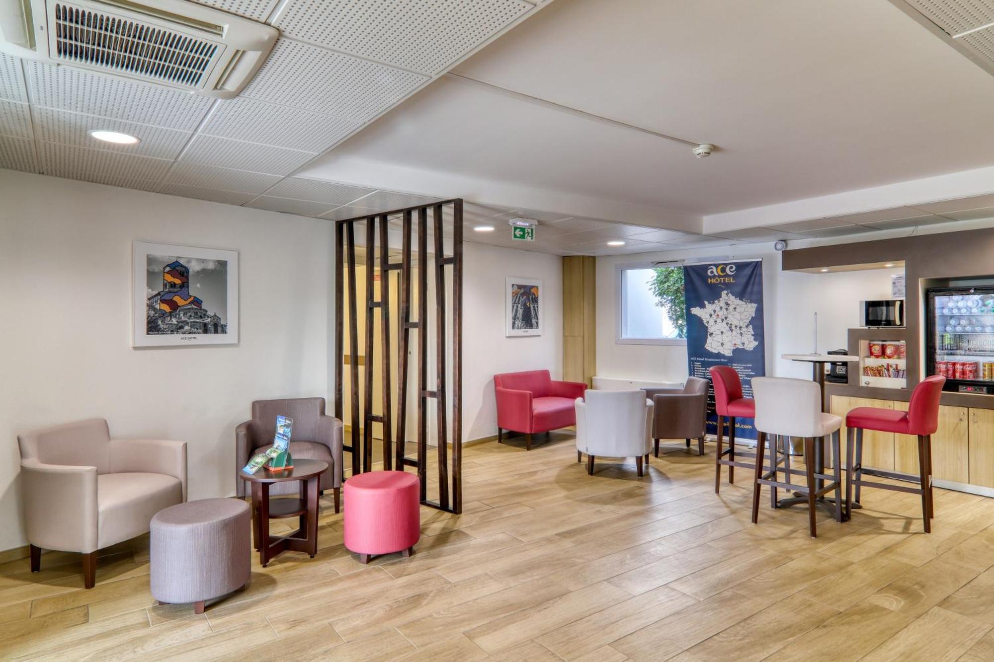 Ace Hotel Issoire Bagian luar foto